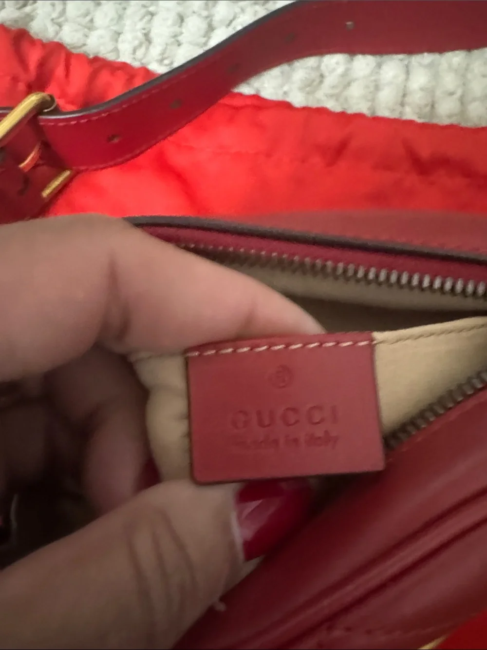 Gucci compact chevron